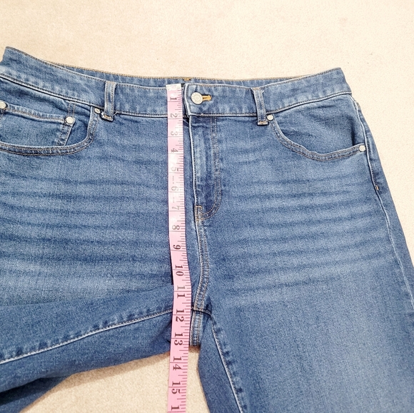 Talbots Everyday Relaxed Jeans Women’s Size 14 Blue Stretch Denim Cuffed Hem - Picture 8 of 13